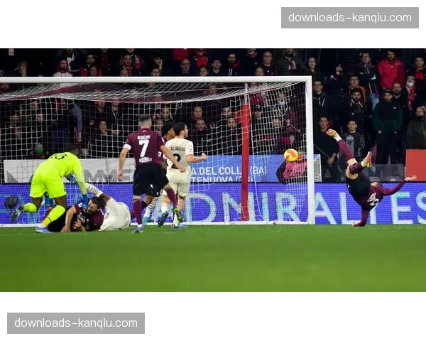 比赛通讯：萨勒尼塔纳1-1卡利亚里，双方共计43次传中仅转化1球